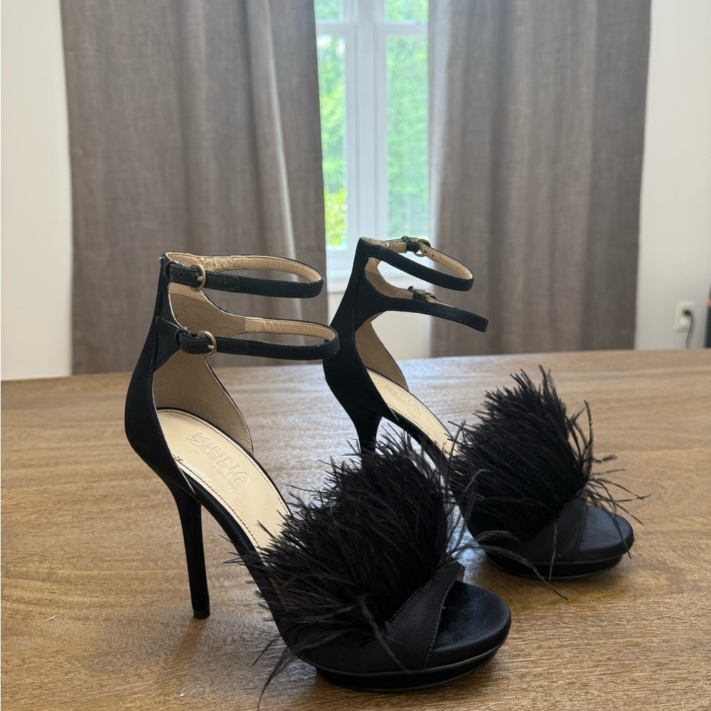Kirna Zabete Cream and Black Feathered Heels